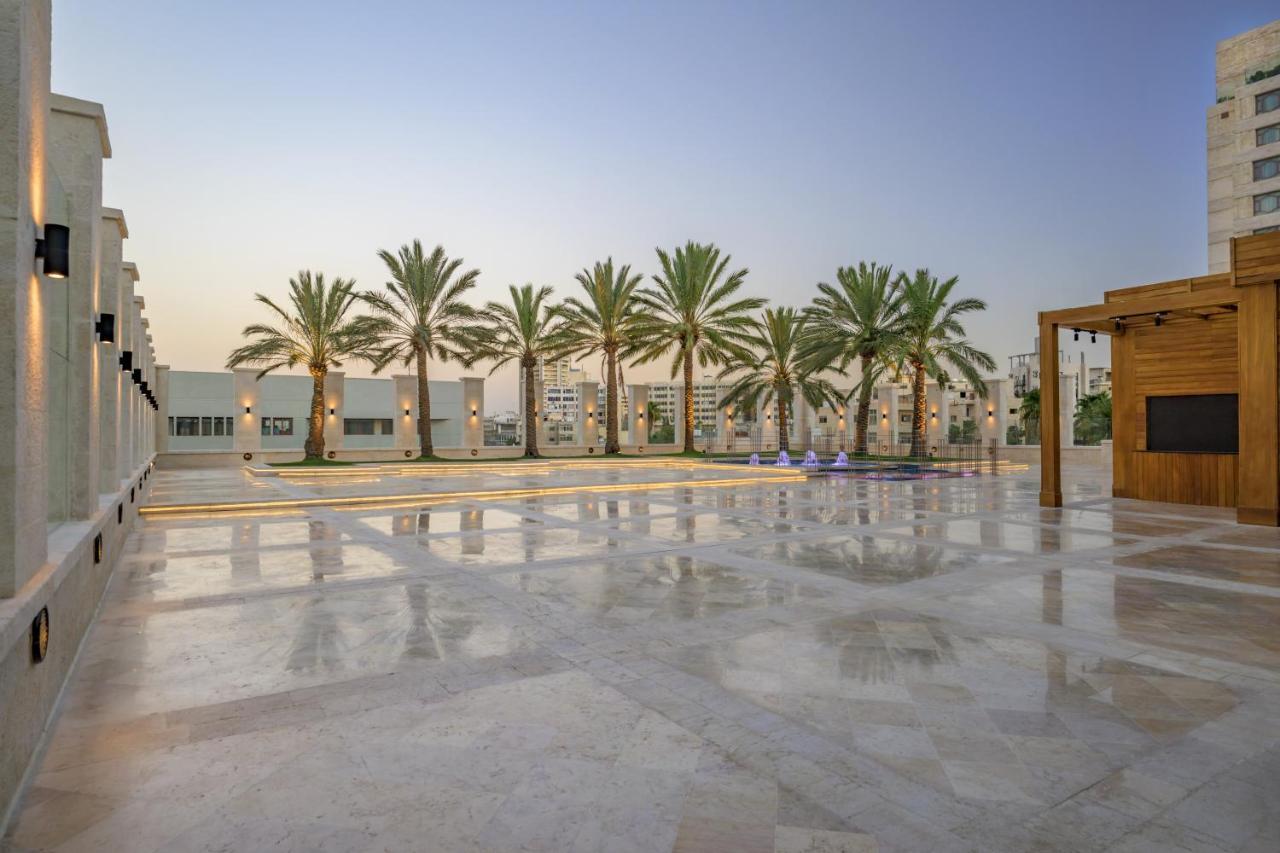 جراند حياة عمان المظهر الخارجي الصورة The courtyard of the Al-Shaqra campus