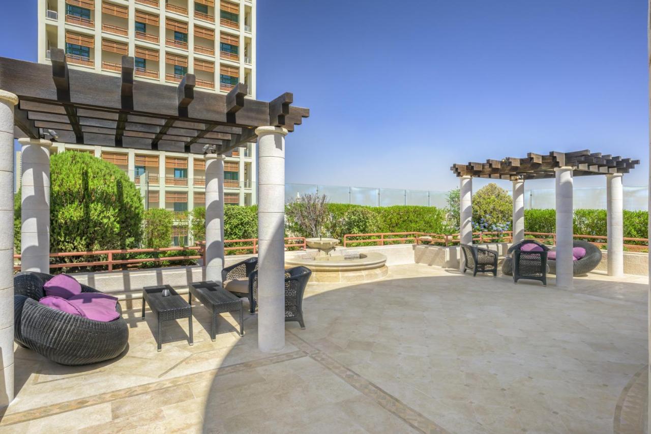 جراند حياة عمان المظهر الخارجي الصورة The rooftop pool at the W Hollywood