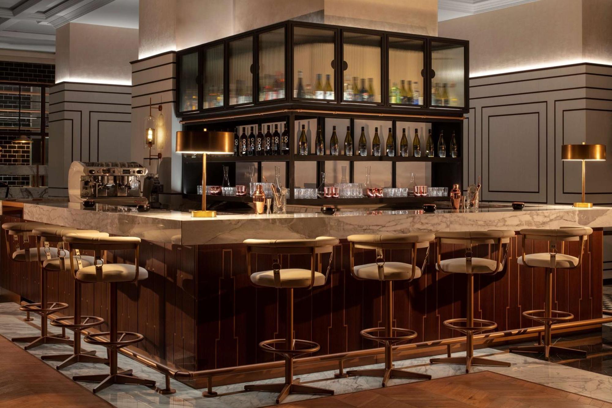 جراند حياة عمان المظهر الخارجي الصورة The bar at the Concourse